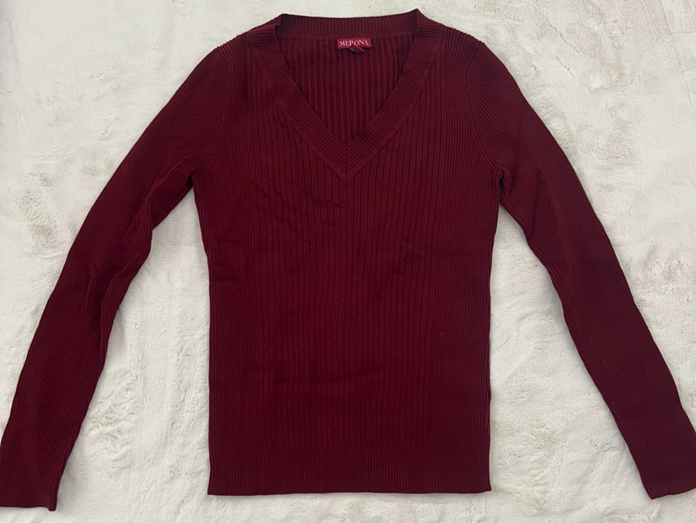 Merona Women's Medium Burgundy Ribbed V-Neck Long Sleeve Sweater Pullover